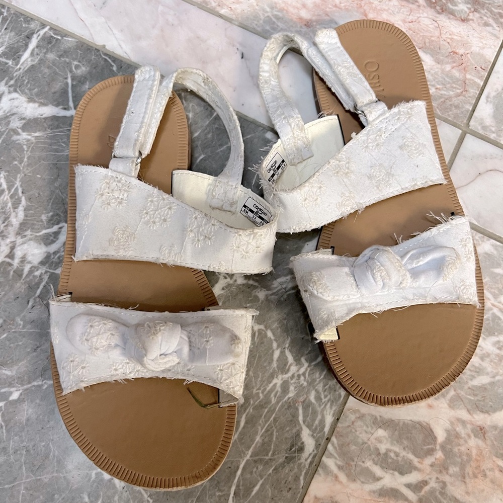 Osh Kosh Oshkosh white eyelet sandals size 2 little girl
